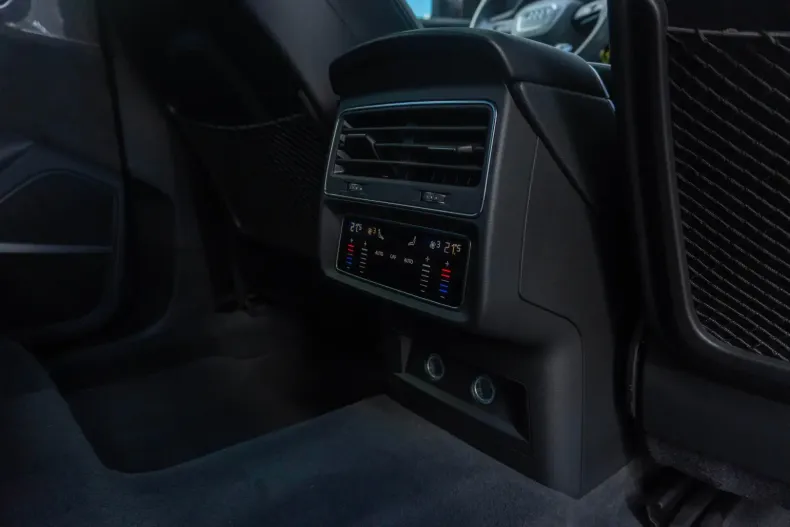 Audi Q8 din 2022 cu 143.600 km - oferta AUD109351 - foto 38