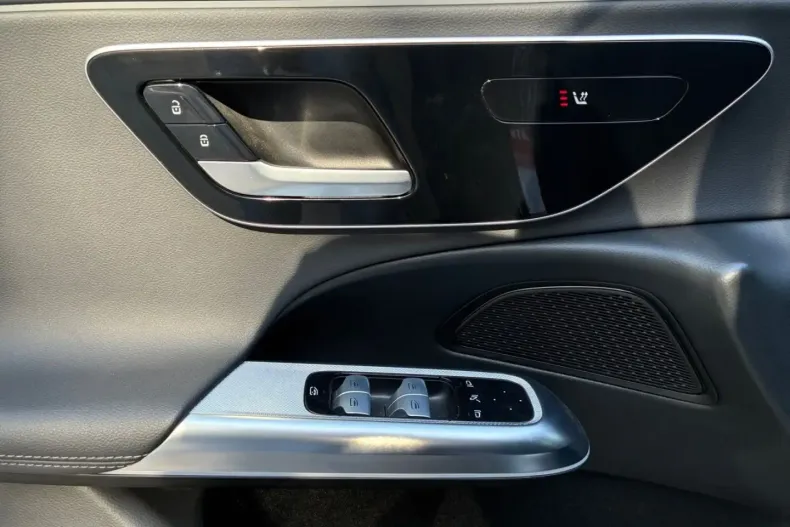 Mercedes-Benz E 200 din 2024 cu 46.250 km - oferta MER109361 - foto 15