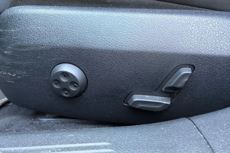 Mercedes-Benz E 200 din 2024 cu 46.250 km - oferta MER109361 - foto 19