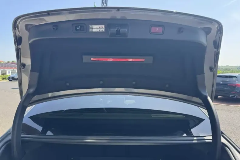 Mercedes-Benz C 300 din 2024 cu 3.950 km - oferta MER109364 - foto 8