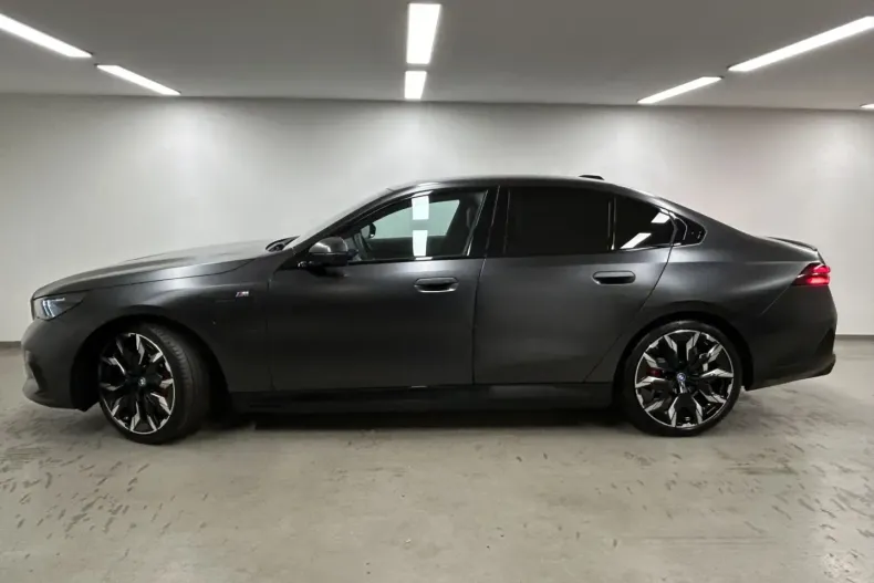 BMW 530 din 2024 cu 2.783 km - oferta BMW109367 - foto 2