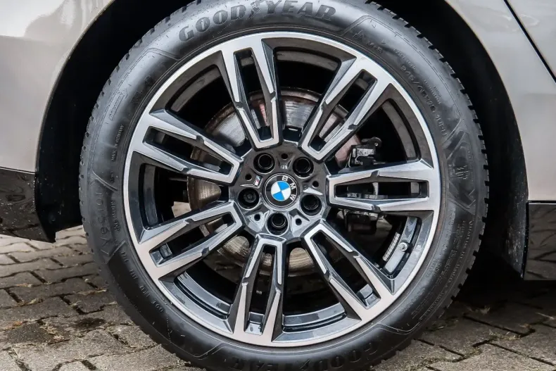 BMW 520 din 2024 cu 25.823 km - oferta BMW109368 - foto 4