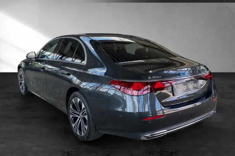 Mercedes-Benz E 200 din 2023 cu 4.740 km - oferta MER109369 - foto 3