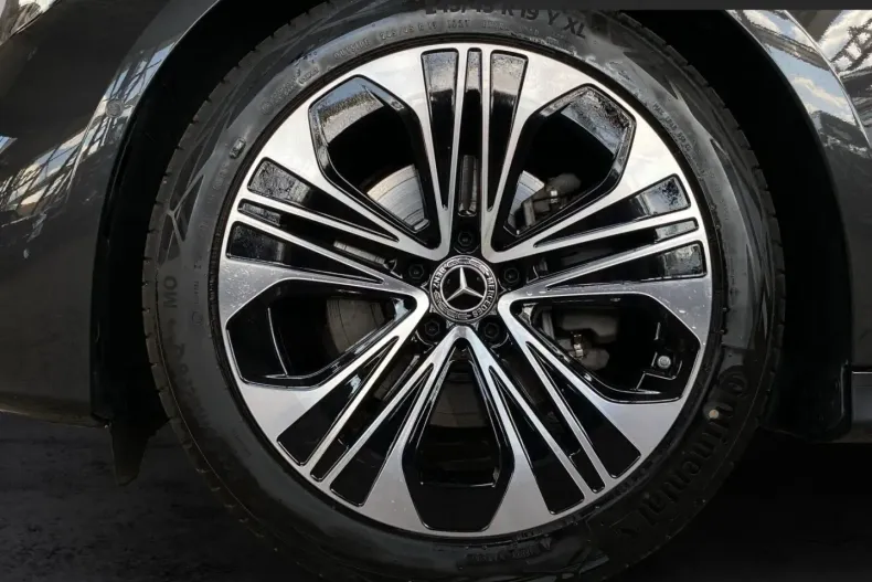 Mercedes-Benz E 200 din 2023 cu 4.740 km - oferta MER109369 - foto 14