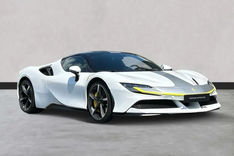 Ferrari SF90 din 2022 cu 5.750 km - oferta FER109374 - foto 1