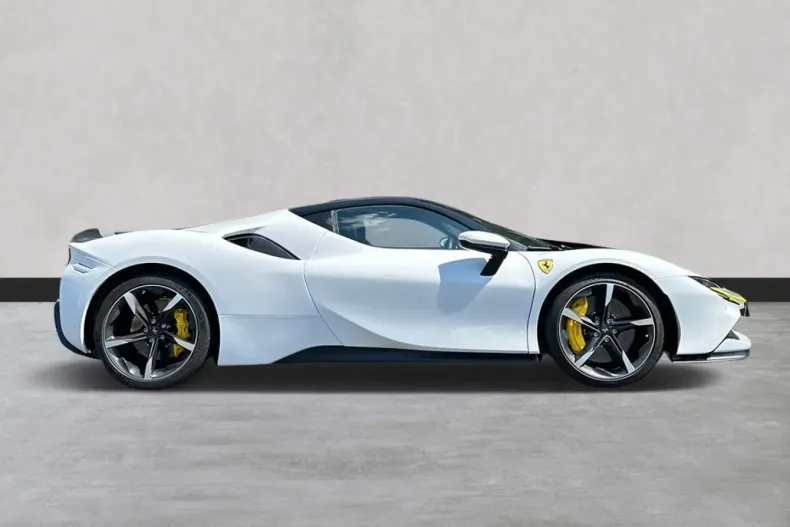 Ferrari SF90 din 2022 cu 5.750 km - oferta FER109374 - foto 3