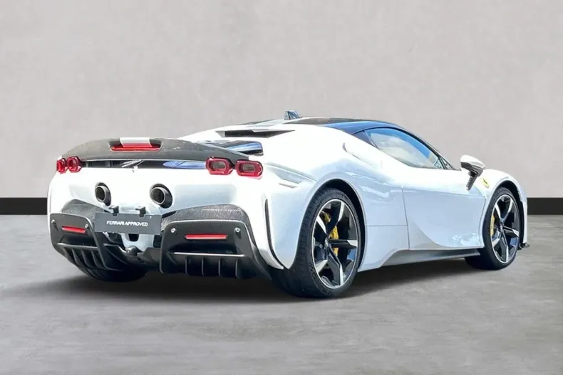 Ferrari SF90 din 2022 cu 5.750 km - oferta FER109374 - foto 4