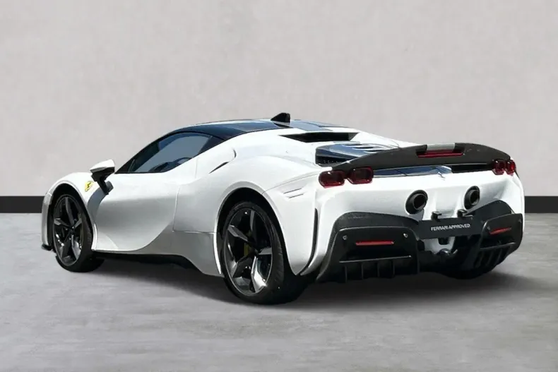 Ferrari SF90 din 2022 cu 5.750 km - oferta FER109374 - foto 6