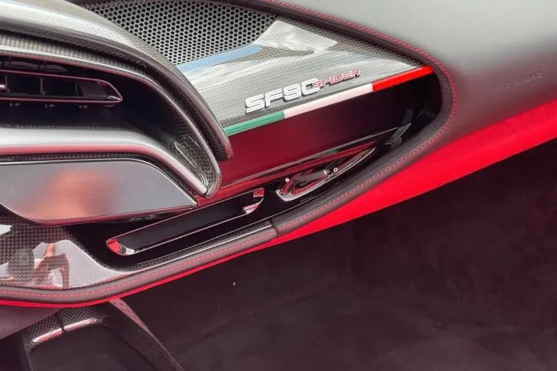 Ferrari SF90 din 2022 cu 4.800 km - oferta FER109376 - foto 7