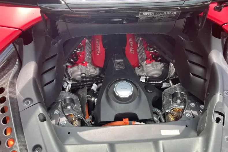 Ferrari SF90 din 2022 cu 4.800 km - oferta FER109376 - foto 12