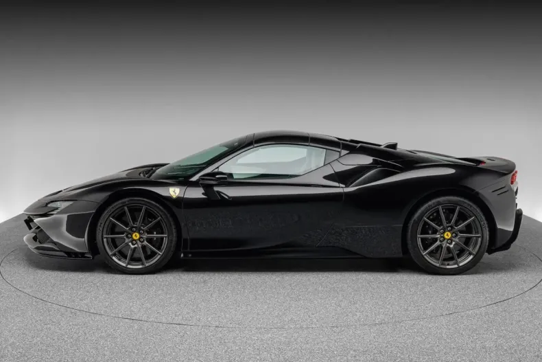 Ferrari SF90 din 2024 cu 2.600 km - oferta FER109378 - foto 3