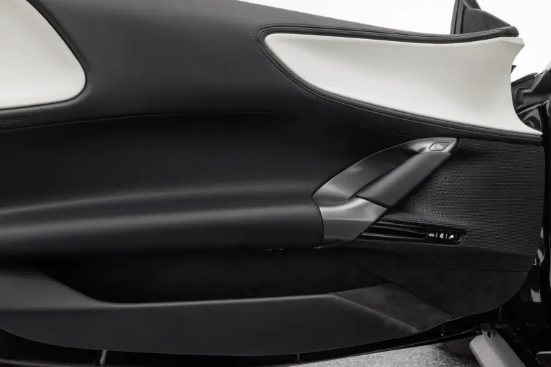 Ferrari SF90 din 2024 cu 2.600 km - oferta FER109378 - foto 20