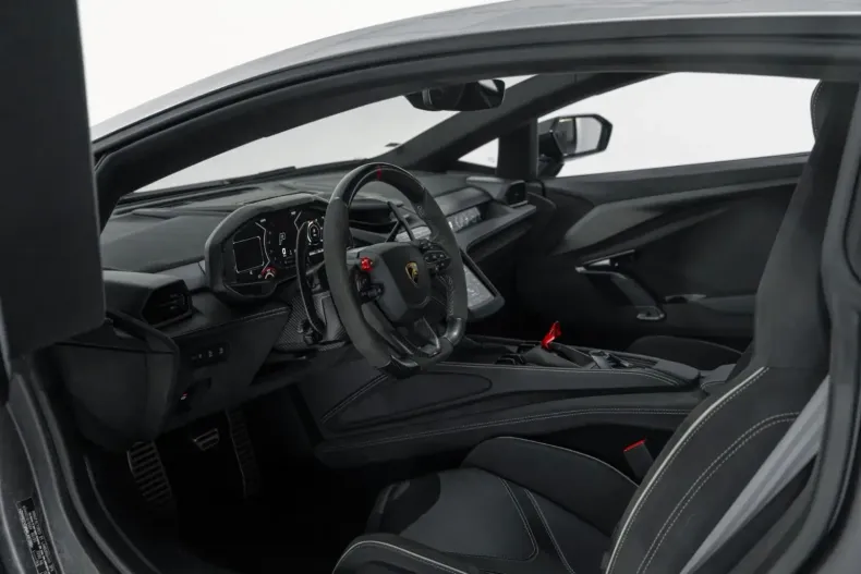 Lamborghini Revuelto din 2024 cu 9.400 km - oferta LAM109379 - foto 12