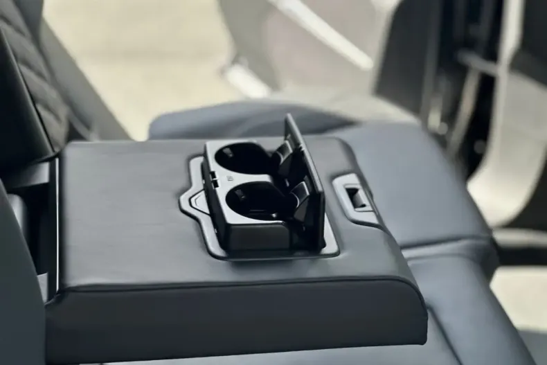 Audi Q8 din 2025 cu 10 km - oferta AUD109383 - foto 10