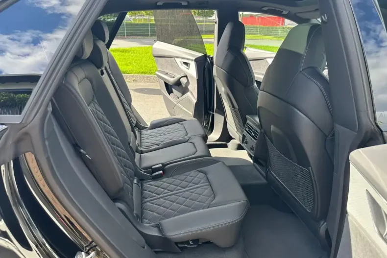 Audi Q8 din 2025 cu 10 km - oferta AUD109383 - foto 11