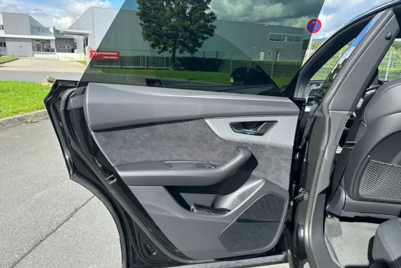 Audi Q8 din 2025 cu 10 km - oferta AUD109383 - foto 17