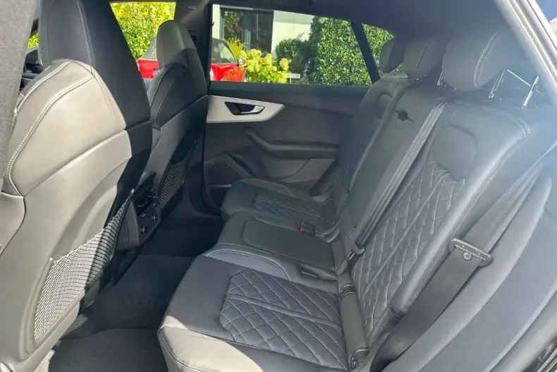 Audi Q8 din 2025 cu 10 km - oferta AUD109383 - foto 18