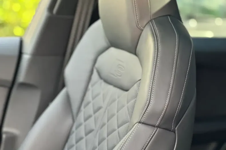 Audi Q8 din 2025 cu 10 km - oferta AUD109383 - foto 19