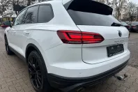 Volkswagen Touareg din 2023 cu 21.721 km - oferta VOL109385 - foto 8