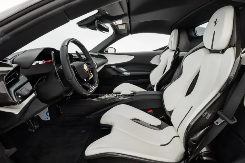 Ferrari SF90 din 2024 cu 2.600 km - oferta FER109388 - foto 15