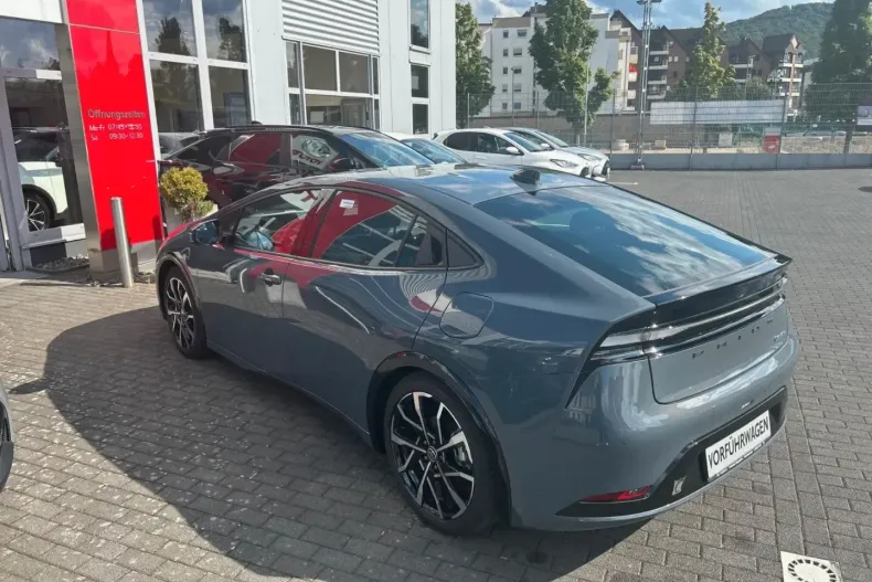 Toyota Prius din 2024 cu 6.000 km - oferta TOY109395 - foto 6