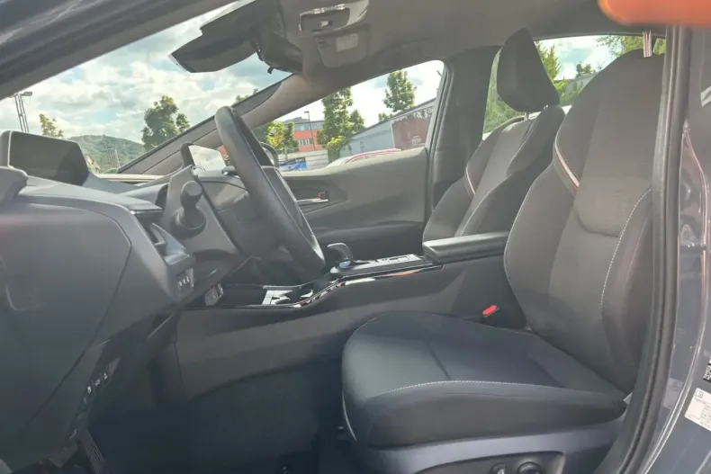 Toyota Prius din 2024 cu 6.000 km - oferta TOY109395 - foto 9