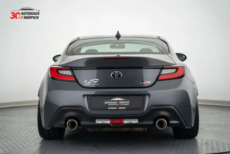 Toyota GR86 din 2023 cu 7.177 km - oferta TOY109396 - foto 4