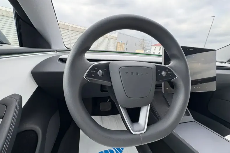 Tesla Model 3 din 2023 cu 25.900 km - oferta TES109397 - foto 13