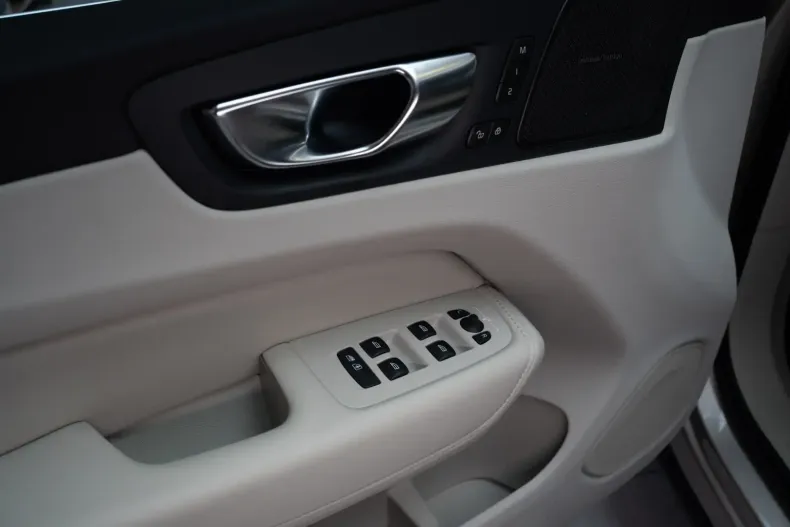 Volvo XC60 din 2024 cu 27.000 km - oferta VOL109413 - foto 15