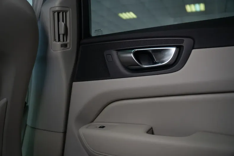 Volvo XC60 din 2024 cu 27.000 km - oferta VOL109413 - foto 22