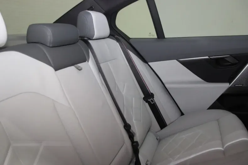 BMW 520 din 2024 cu 23.000 km - oferta BMW109418 - foto 10