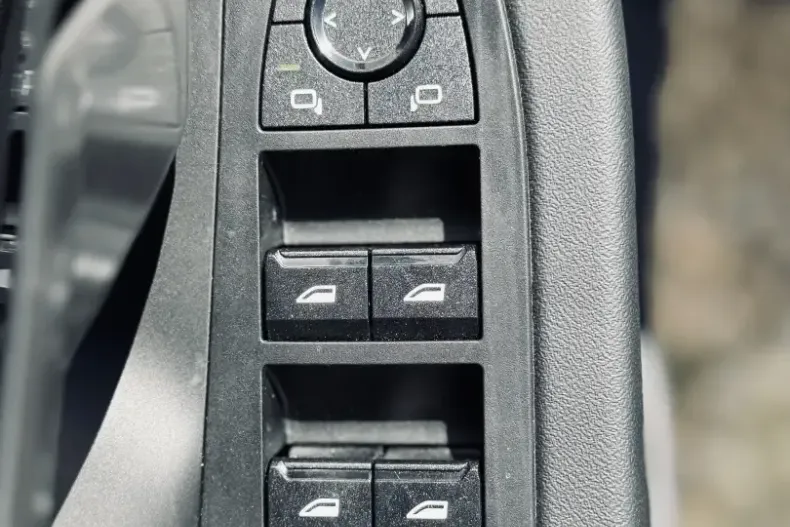 BMW 520 din 2024 cu 25.200 km - oferta BMW109427 - foto 36