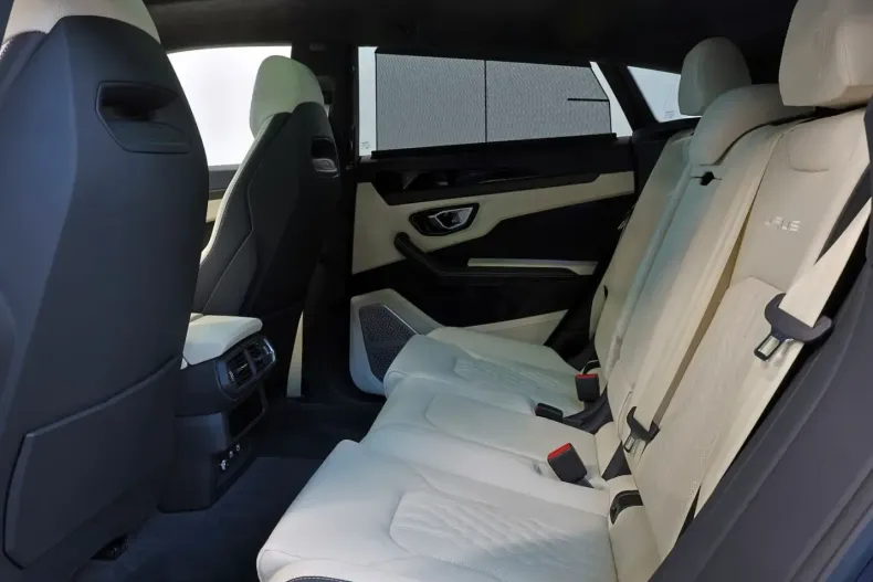 Lamborghini Urus din 2023 cu 5.650 km - oferta LAM109444 - foto 7