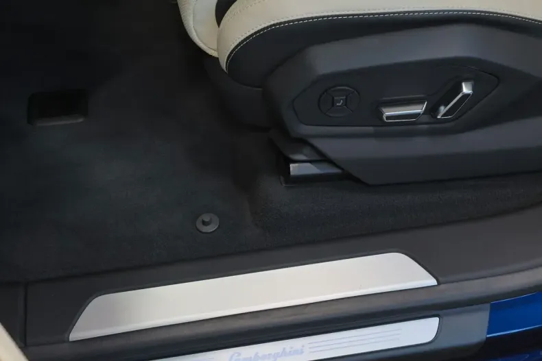 Lamborghini Urus din 2023 cu 5.650 km - oferta LAM109444 - foto 10