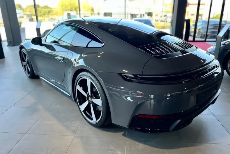 Porsche 911 din 2024 cu 4.700 km - oferta POR109445 - foto 3