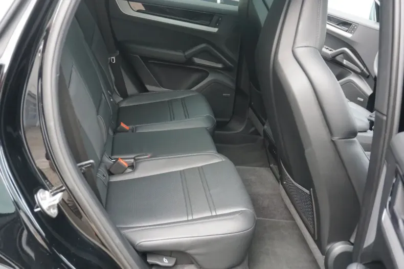 Porsche Cayenne din 2024 cu 8.900 km - oferta POR109447 - foto 3