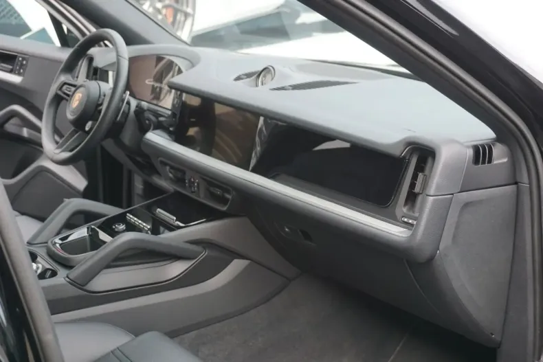 Porsche Cayenne din 2024 cu 8.900 km - oferta POR109447 - foto 9