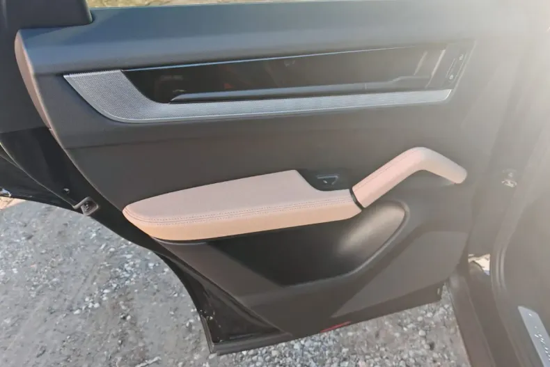 Porsche Cayenne din 2025 cu 45 km - oferta POR109448 - foto 2