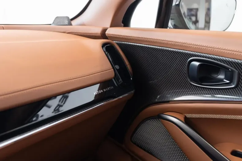 Aston Martin DBX din 2025 cu 50 km - oferta AST109449 - foto 13