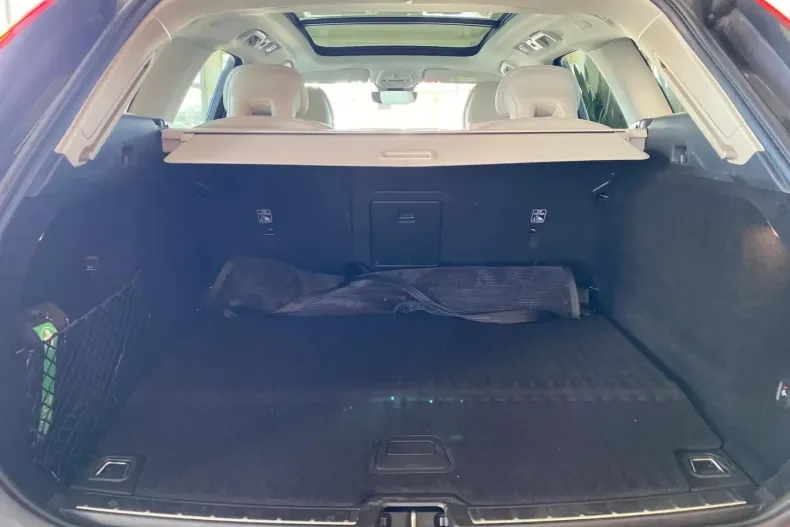 Volvo XC60 din 2021 cu 68.100 km - oferta VOL109462 - foto 9