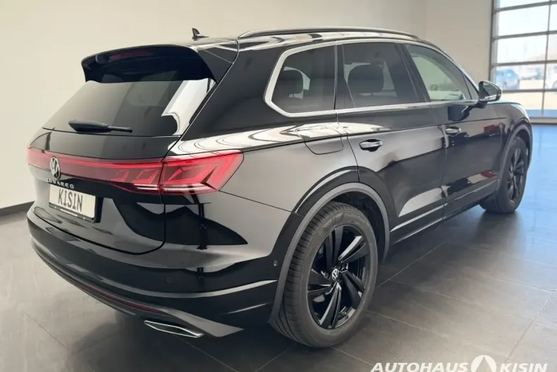 Volkswagen Touareg din 2023 cu 13.771 km - oferta VOL109463 - foto 4