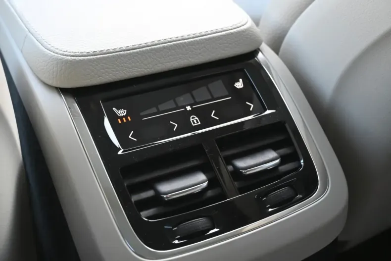 Volvo XC90 din 2021 cu 31.109 km - oferta VOL109470 - foto 21