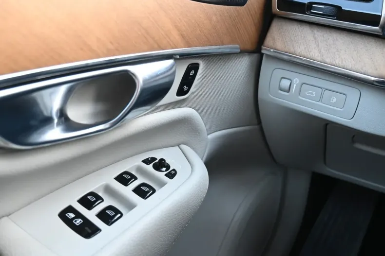 Volvo XC90 din 2021 cu 31.109 km - oferta VOL109470 - foto 25