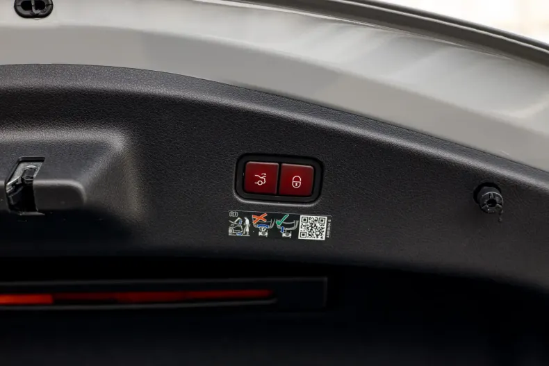 Mercedes-Benz CLE 300 din 2024 cu 12.000 km - oferta MER109471 - foto 38