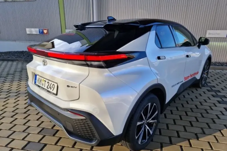 Toyota C-HR din 2024 cu 11.690 km - oferta TOY109473 - foto 3