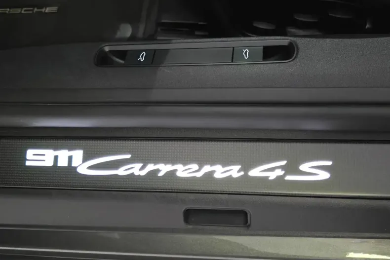 Porsche 911 din 2020 cu 18.500 km - oferta POR109482 - foto 18