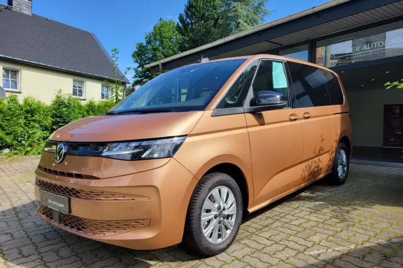 Volkswagen T7 Multivan din 2023 cu 18.968 km - oferta VOL109490 - foto 1