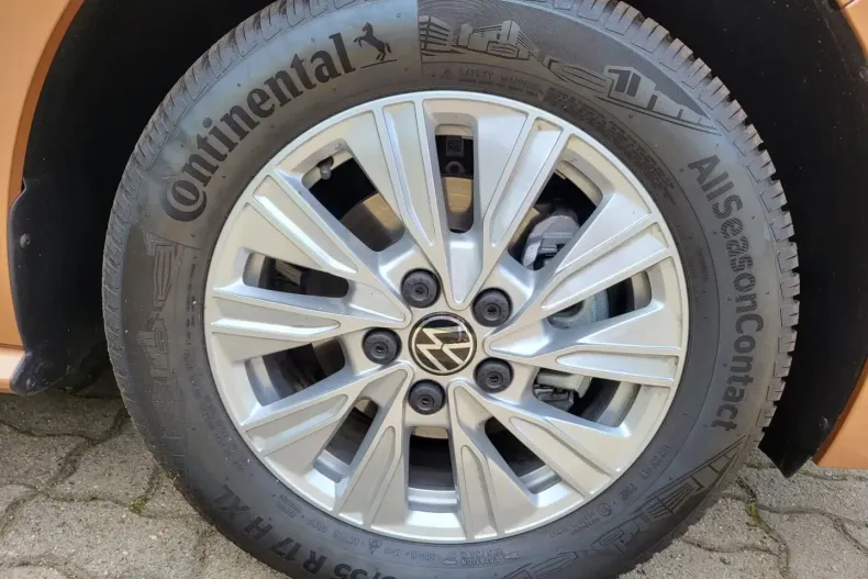 Volkswagen T7 Multivan din 2023 cu 18.968 km - oferta VOL109490 - foto 7