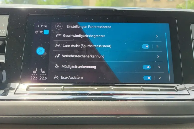 Volkswagen T7 Multivan din 2023 cu 18.968 km - oferta VOL109490 - foto 12