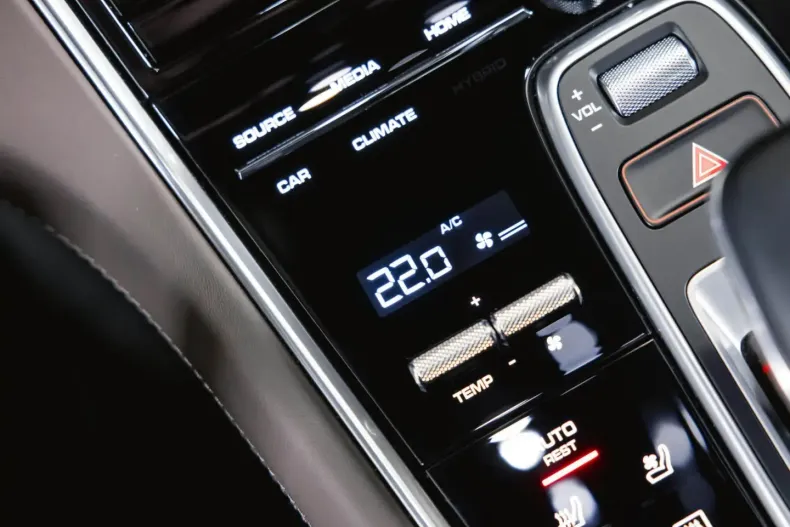 Porsche Panamera din 2023 cu 10.500 km - oferta POR109492 - foto 39